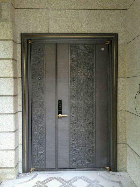 1538045251625251.jpg CC.jpg